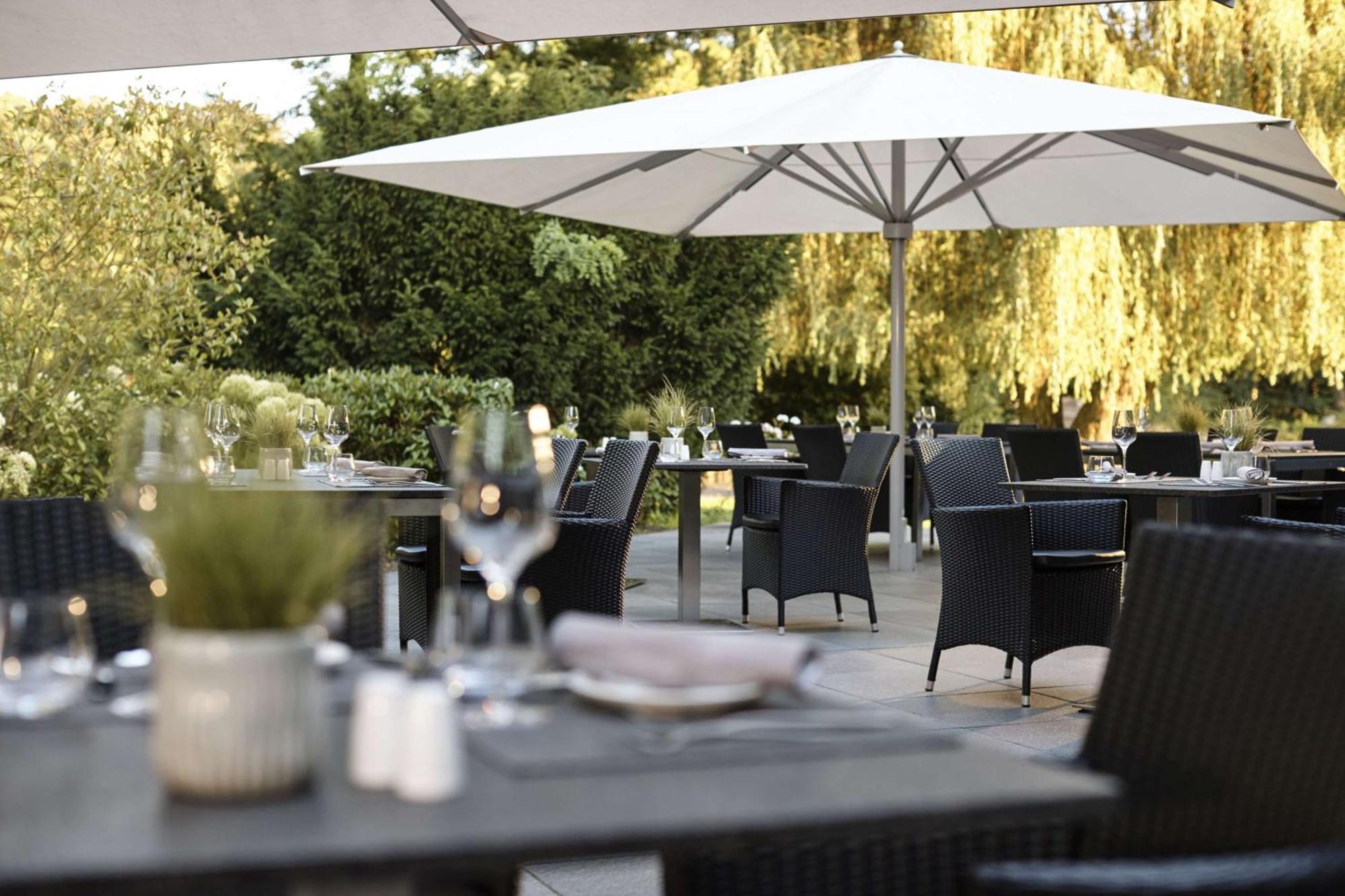 Kempinski Hotel Frankfurt Gravenbruch Exterior photo